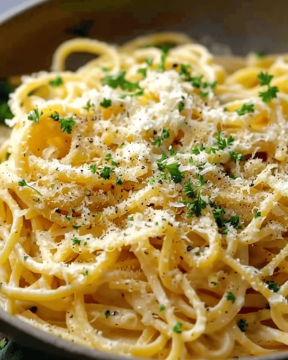 One-Pot Garlic Parmesan Pasta: Easy Turkey Bacon Delight