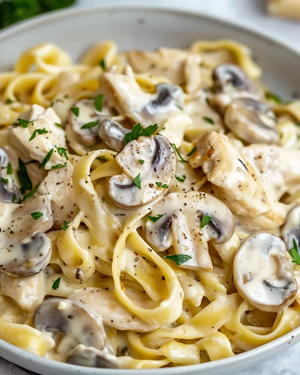 Creamy Chicken and Mushroom Tagliatelle: A Cozy Indulgence